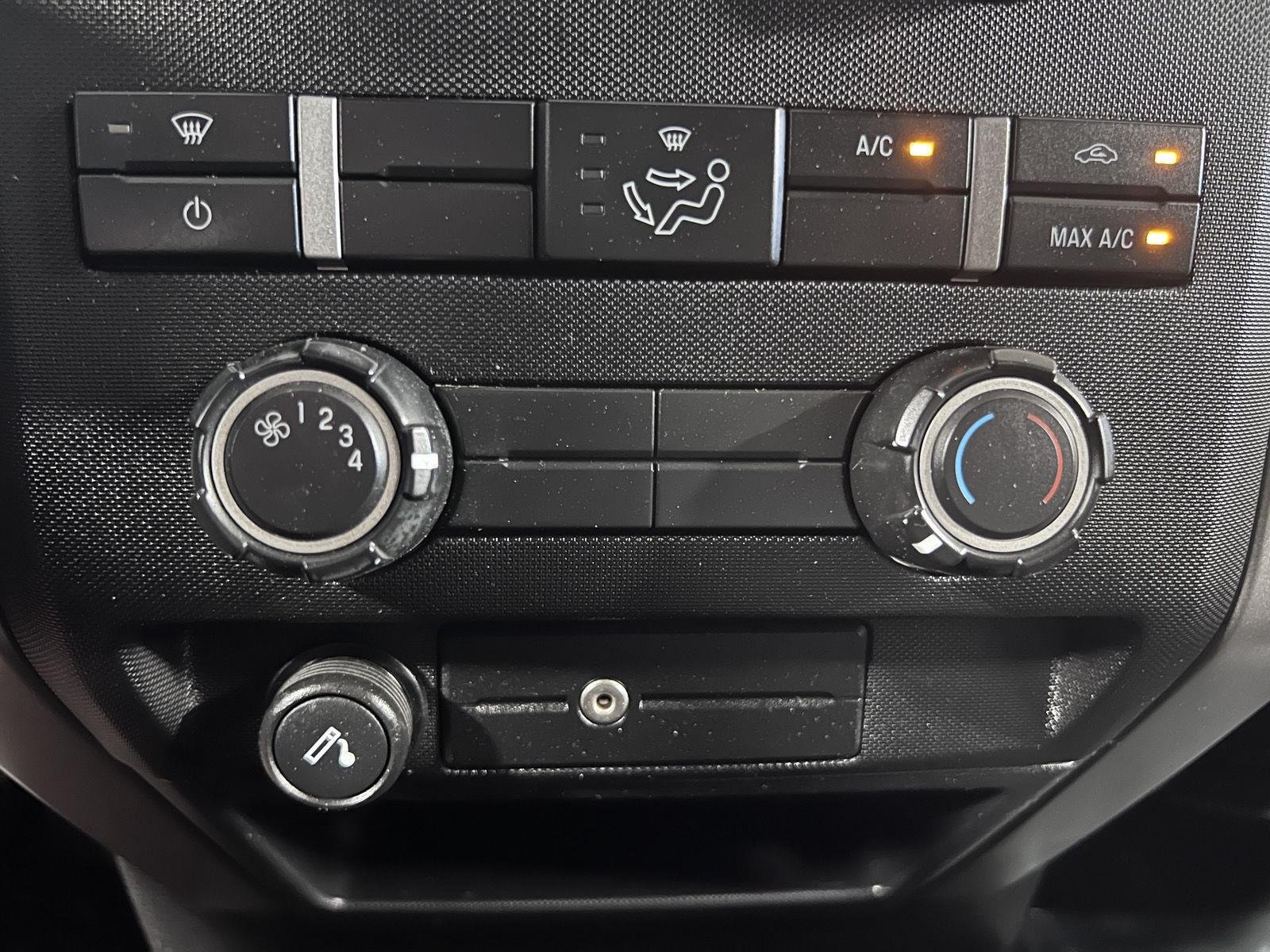 Used 2011 Tuxedo Black Metallic Ford XLT image 27