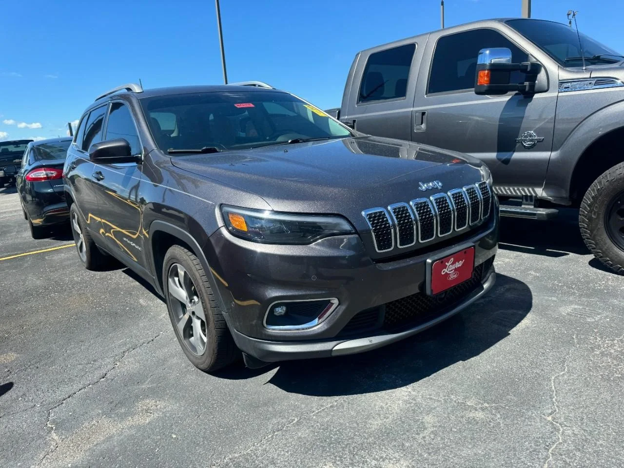 Used 2019 Granite Crystal Clearcoat Metallic Jeep Limited FWD image 2