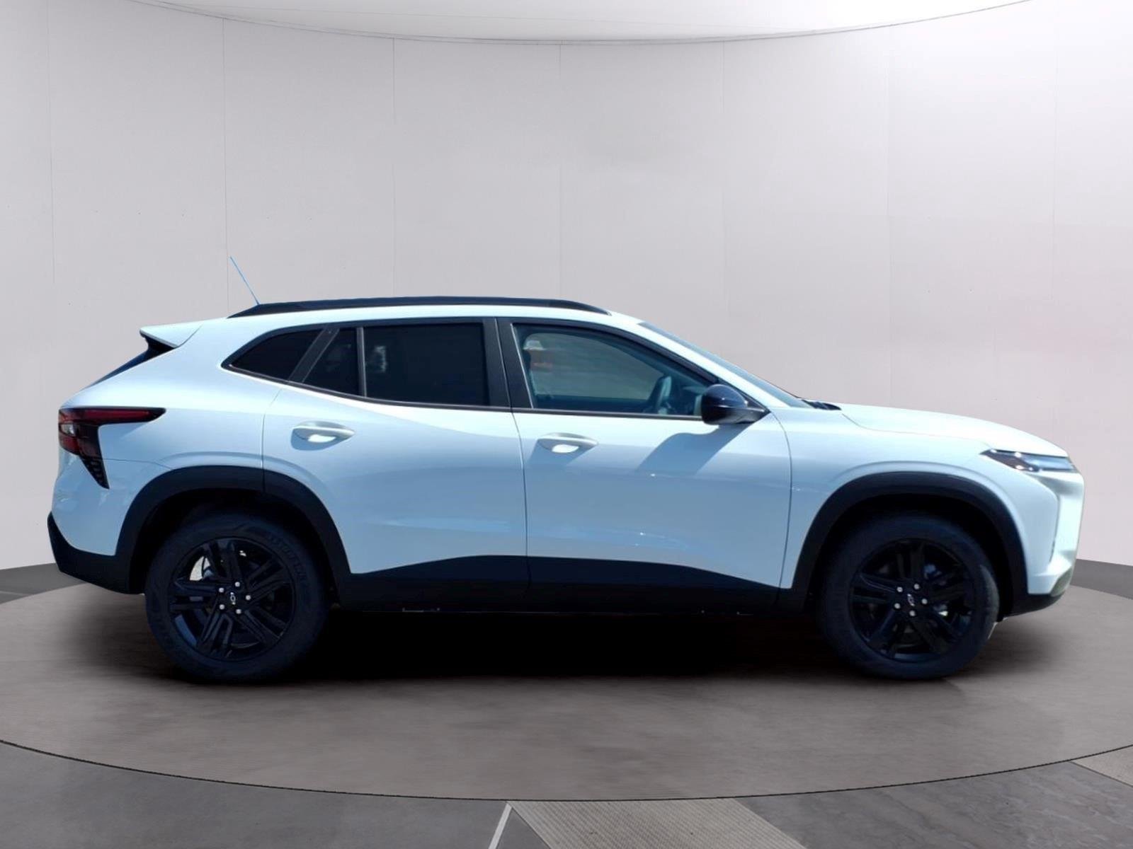 New 2026 Summit White Chevrolet ACTIV image 6
