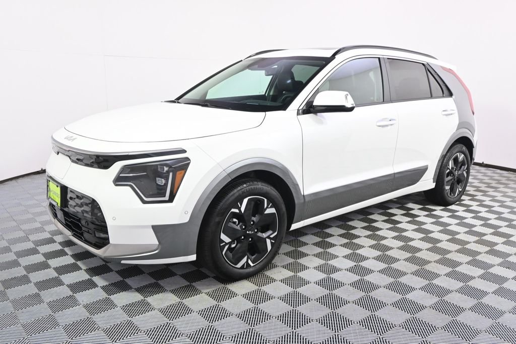 Used 2024 Kia Niro Wave with VIN KNDCT3L10R5114459 for sale in St. Louis Park, Minnesota