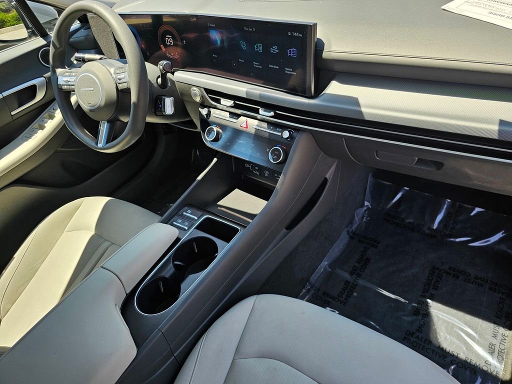 2025 Hyundai Sonata SEL - Photo 11