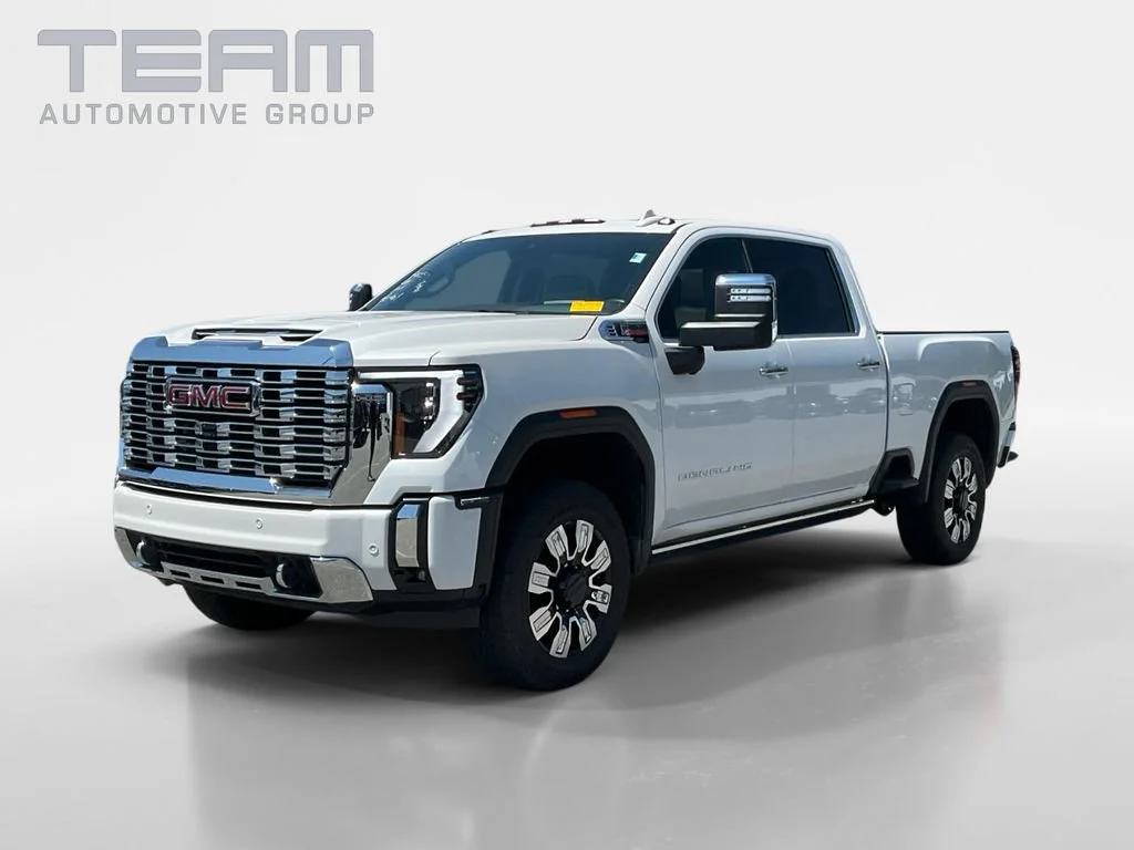 Used 2025 White Frost Tricoat GMC Denali image 3