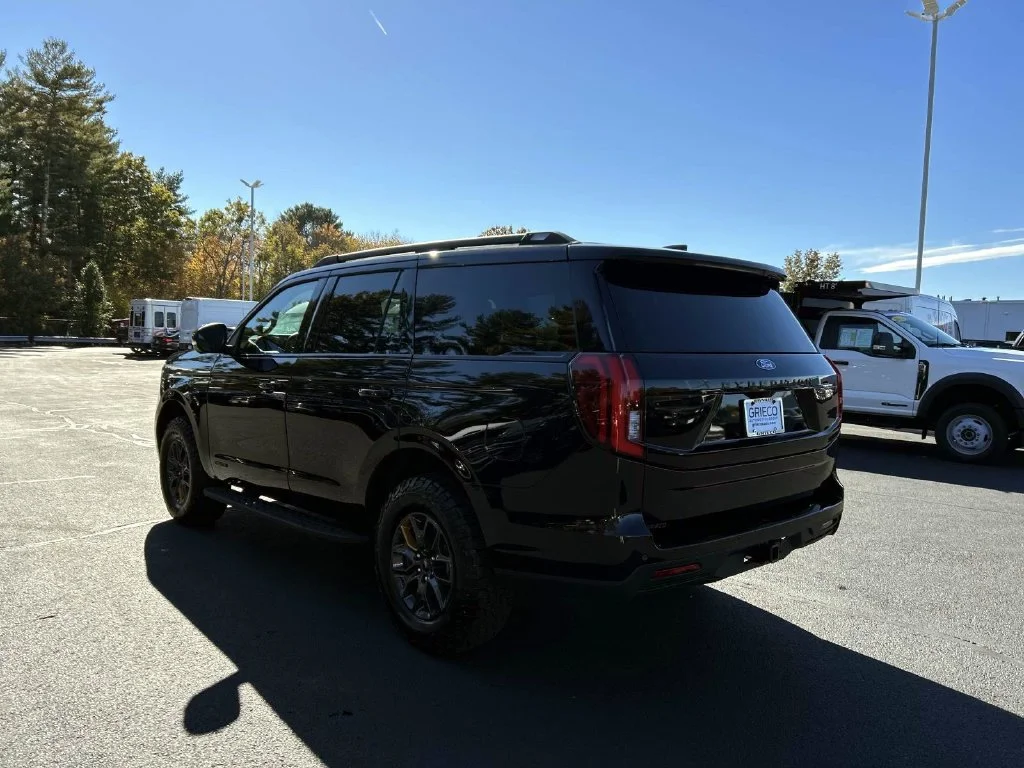Used 2027 Black Metallic Ford Tremor image 5