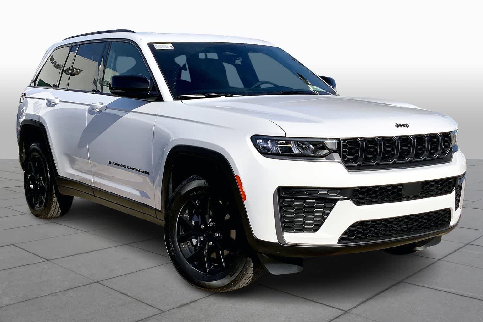 New 2026 Bright White Clearcoat Jeep Laredo Altitude image 2