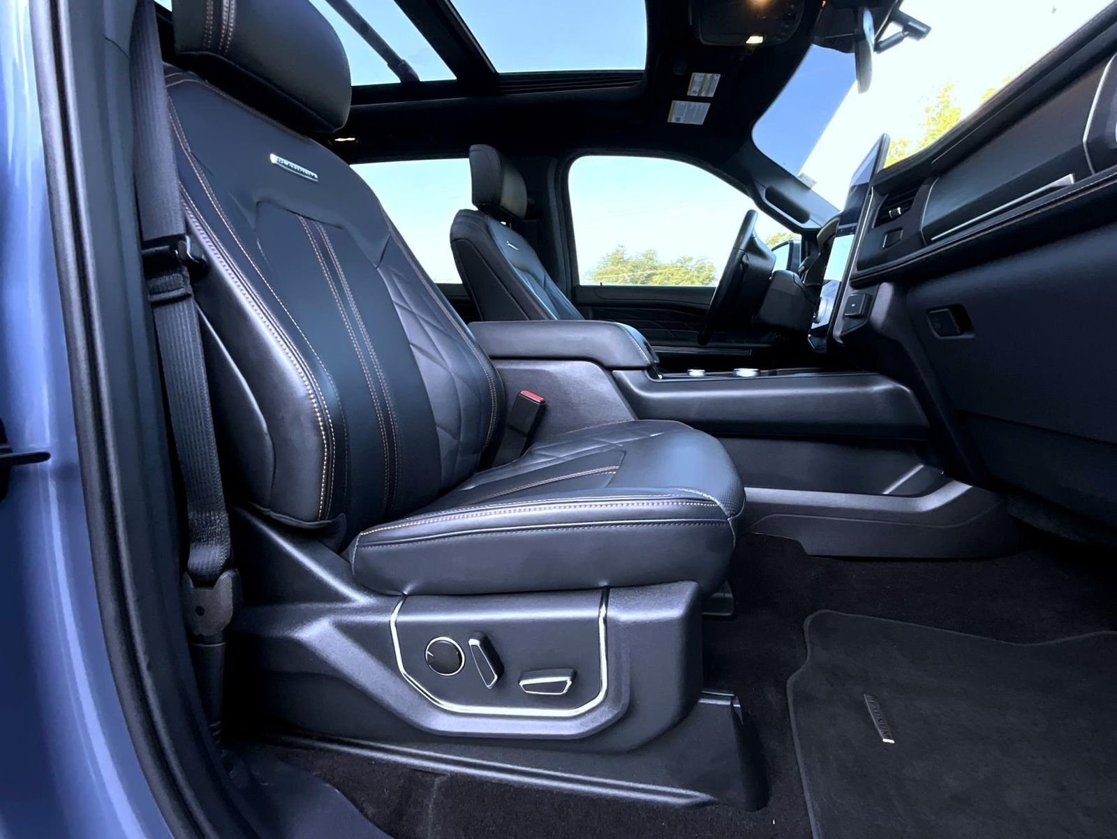 Used 2023 Blue Ford Platinum image 19