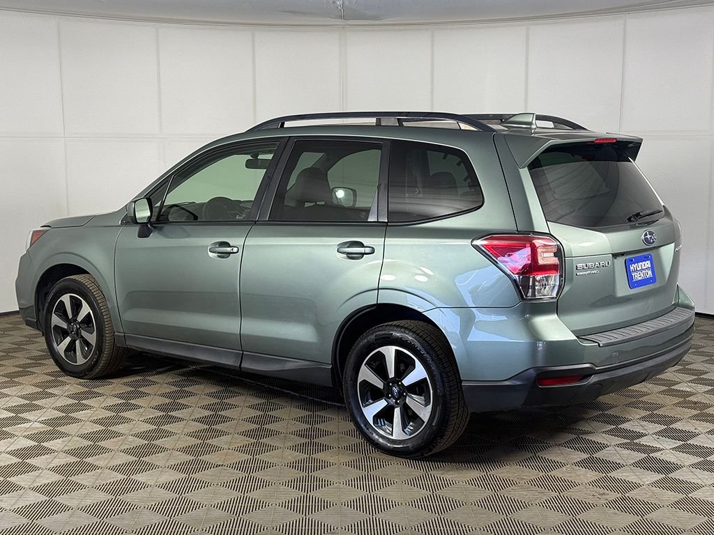 Used 2018 Green Subaru 2.5i Premium image 7