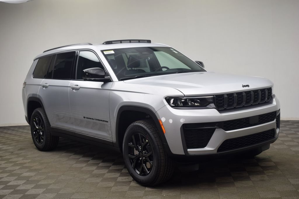 New 2026 Silver Zynith Exterior Paint Jeep Altitude image 2