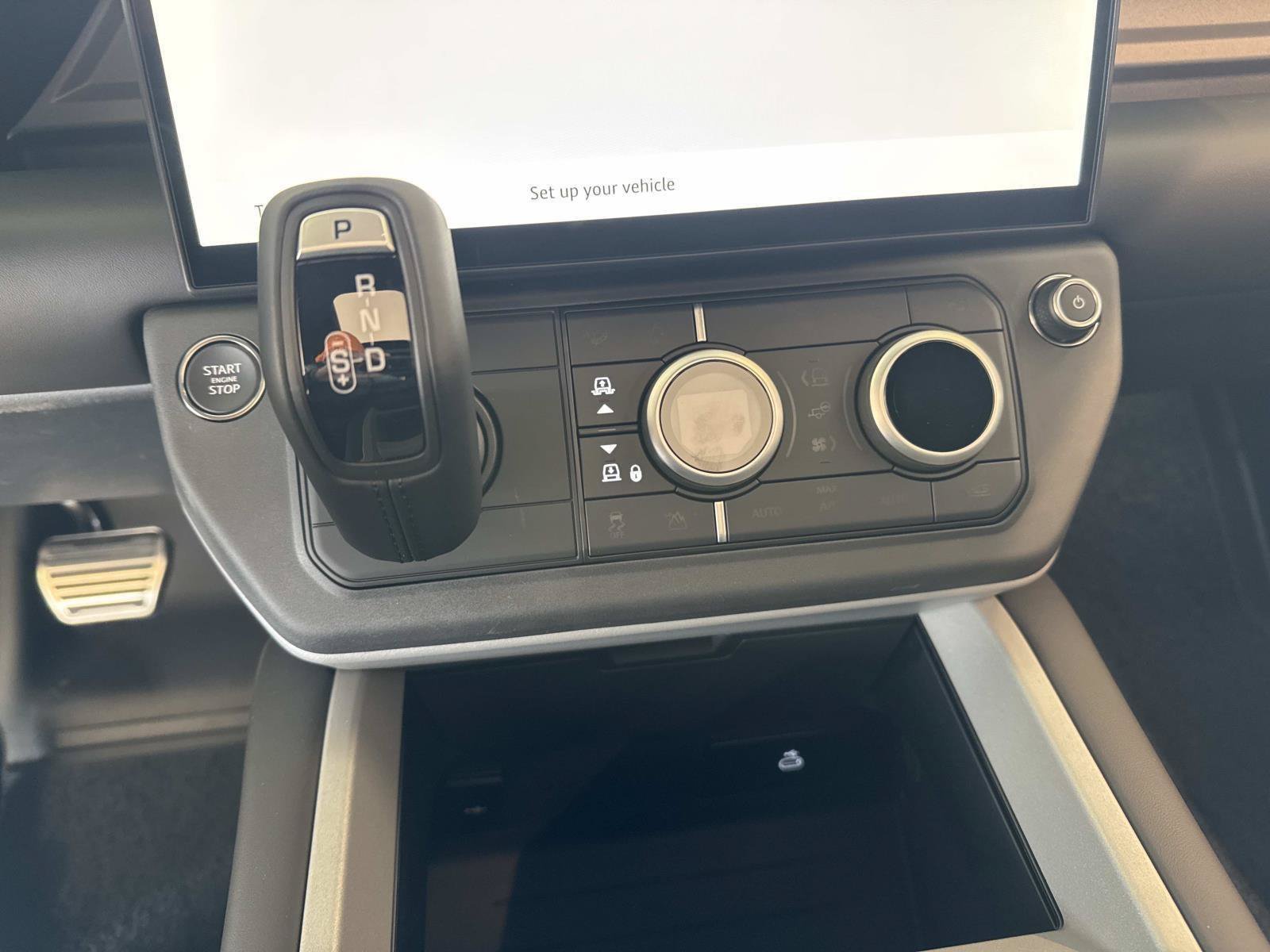 2026 Land Rover Defender X - Photo 12