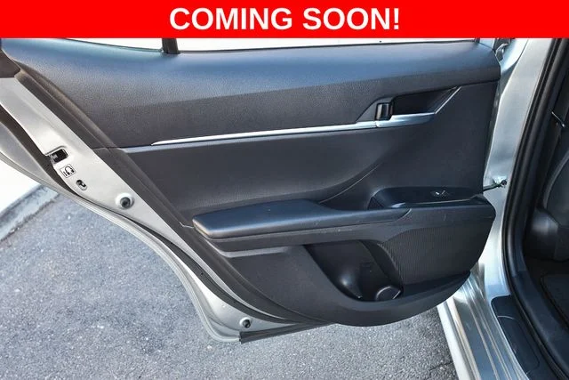 Used 2022 Silver Toyota SE image 17