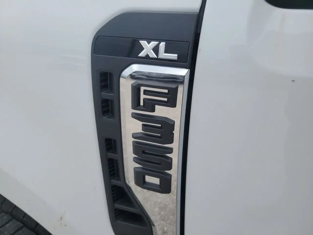 New 2026 Oxford White Ford XL image 9