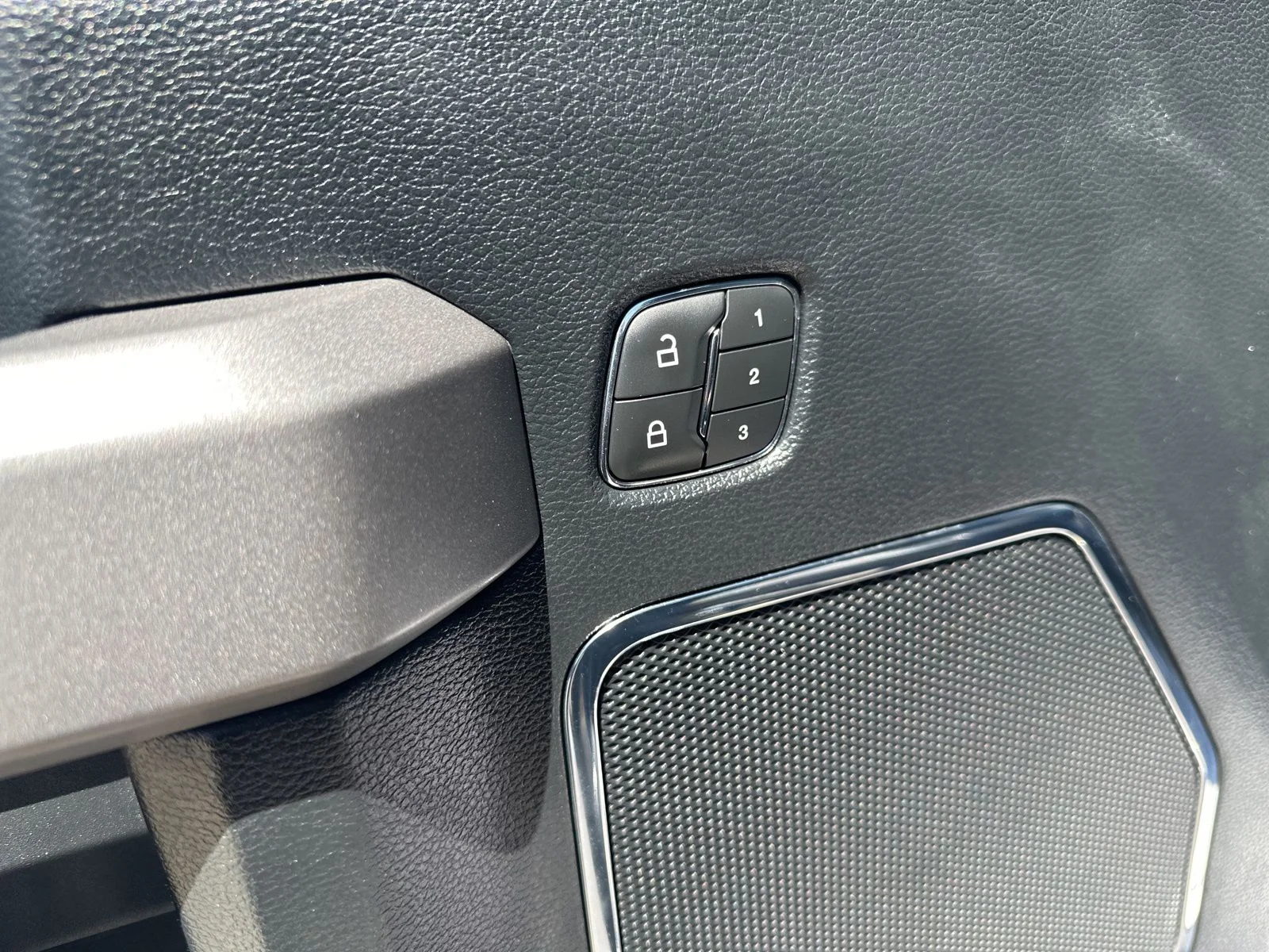 Used 2020 Black Ford Platinum image 23