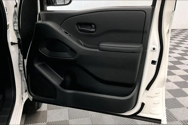 New 2026 Glacier White Nissan S image 37