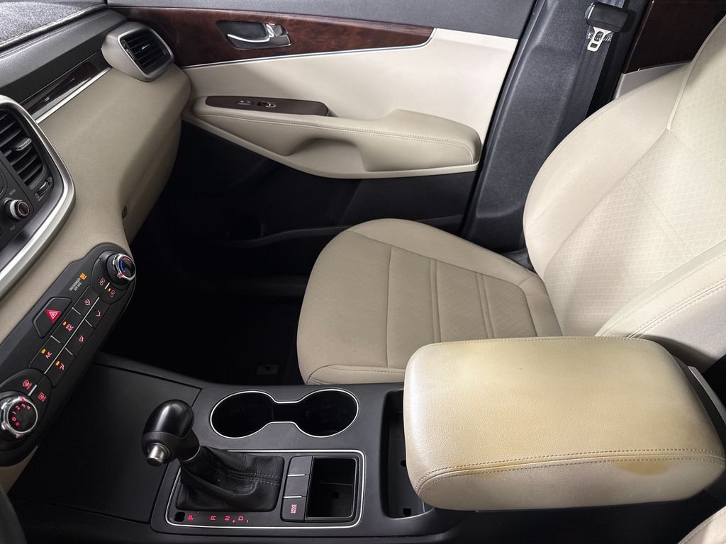 2018 Kia Sorento LX - Photo 17