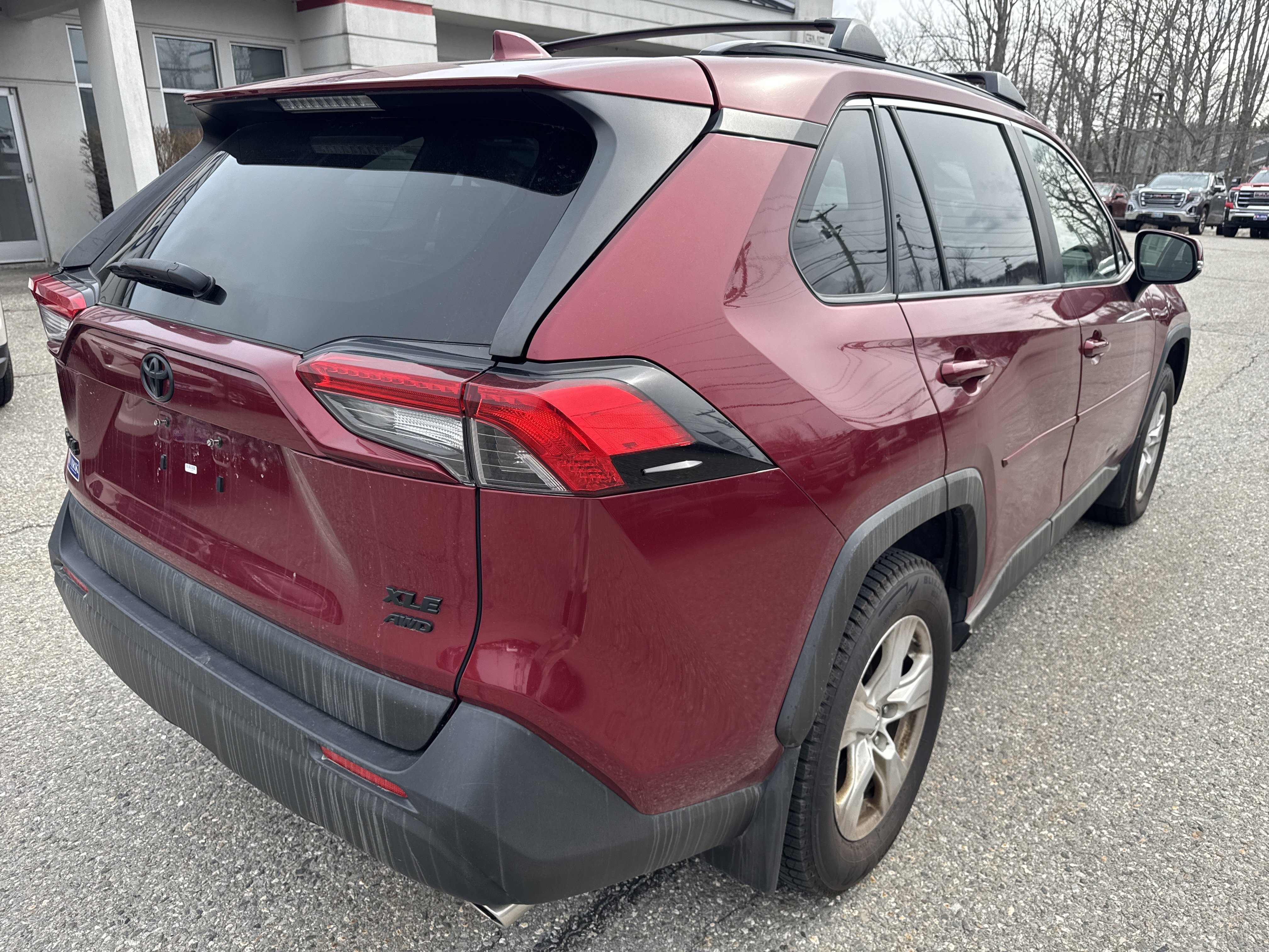 Used 2019 Ruby Flare Pearl Toyota XLE image 5