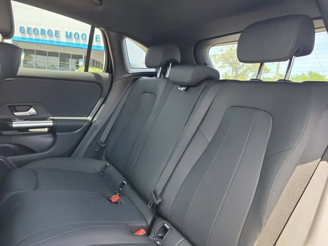 2025 Mercedes-Benz GLA GLA250 - Photo 10