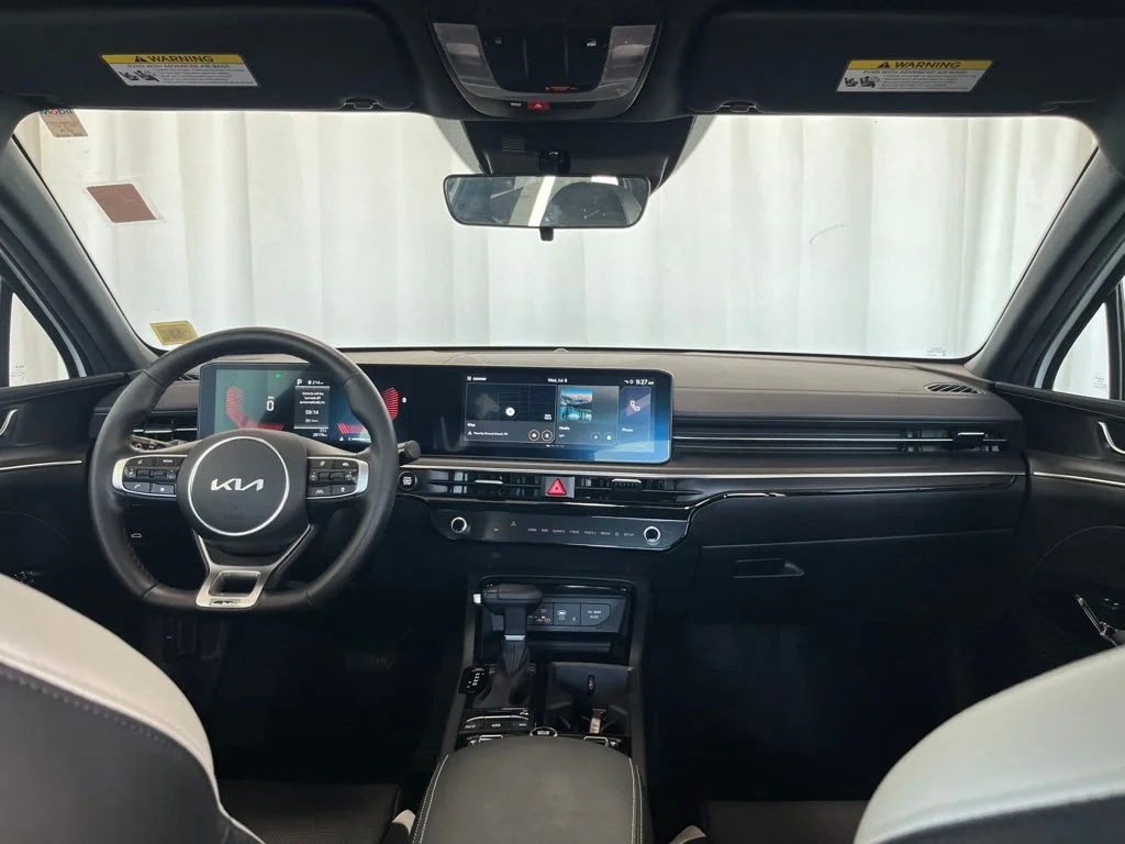 Used 2025 White Kia GT-Line image 9