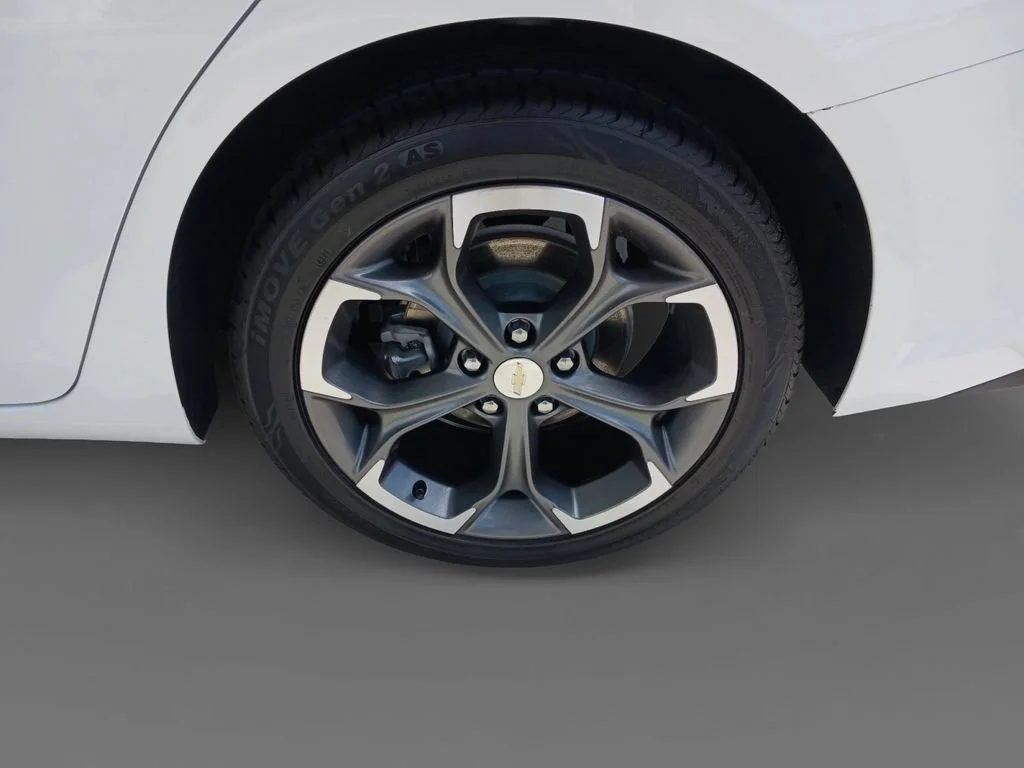 Used 2024 Summit White Chevrolet 1LT image 8