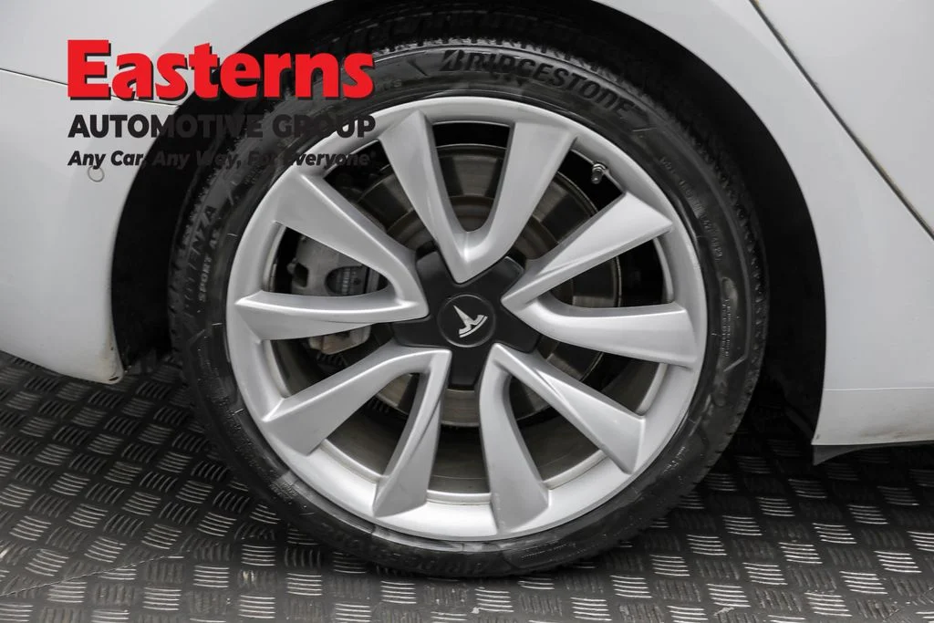 Used 2018 White Tesla Long Range image 27