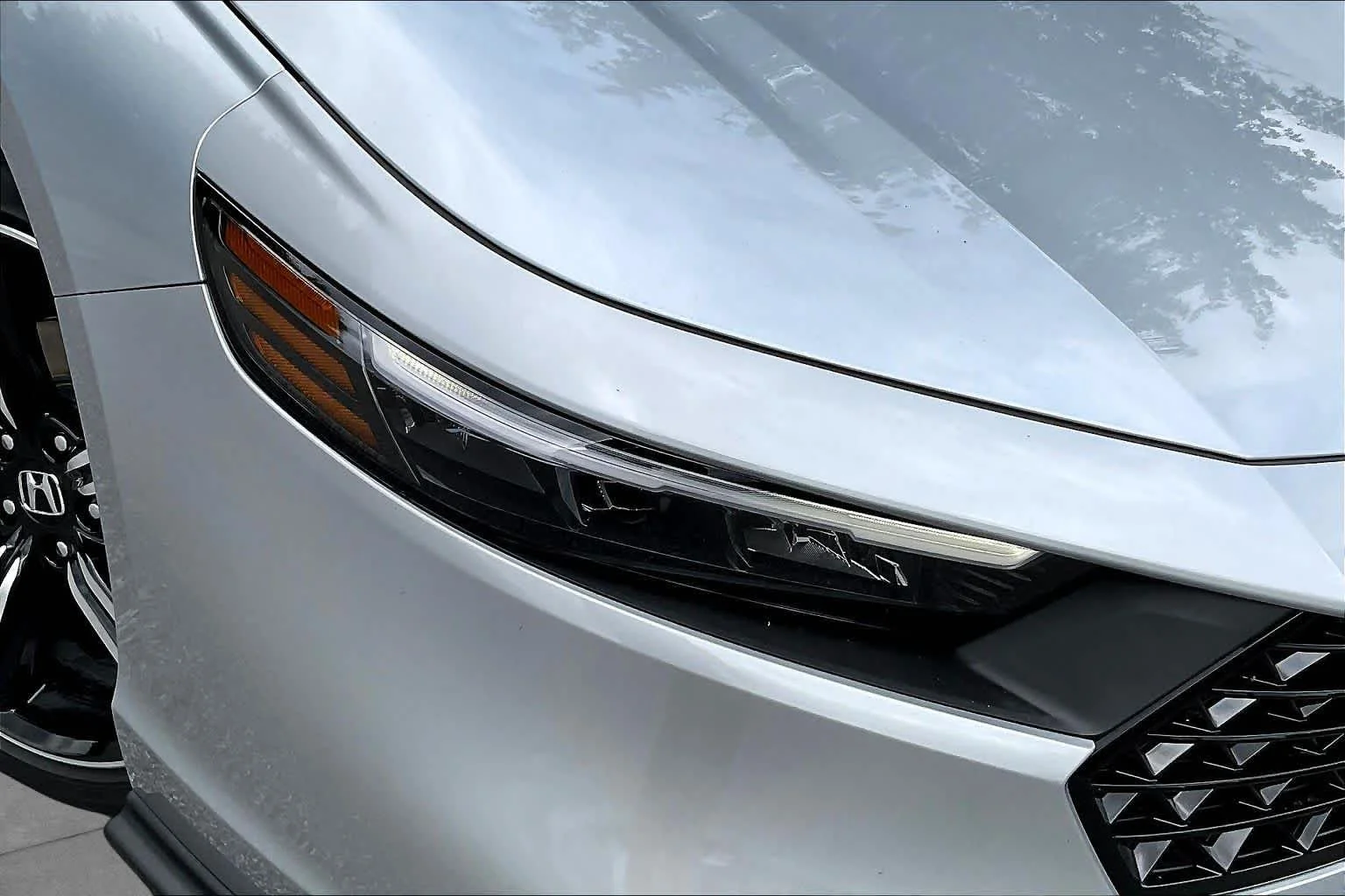 New 2026 Solar Silver Metallic Honda SE image 13