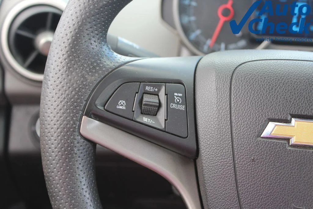 Used 2014 Blue Chevrolet LT image 16