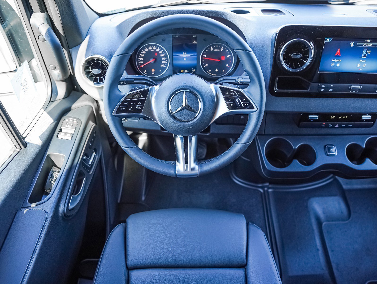 New 2026 Obsidian Black Metallic Mercedes-Benz 2500 Standard Roof I4 Diesel HO 144 AWD image 17