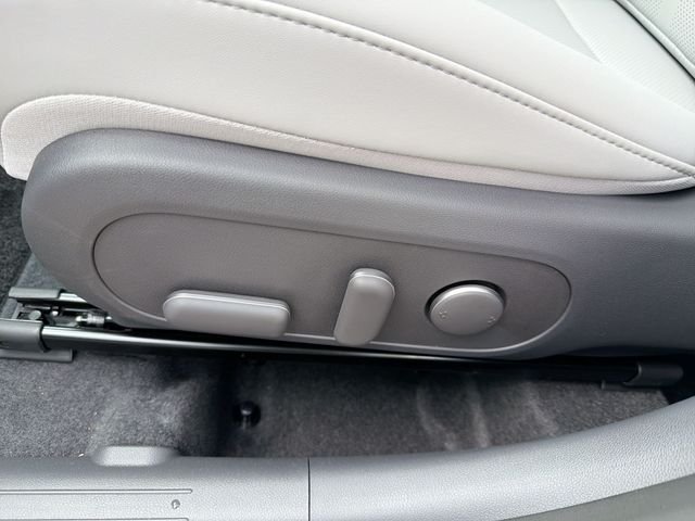 New 2026 White Hyundai Limited AWD image 43
