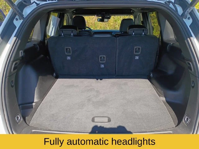 Used 2024 White Jeep Altitude image 19