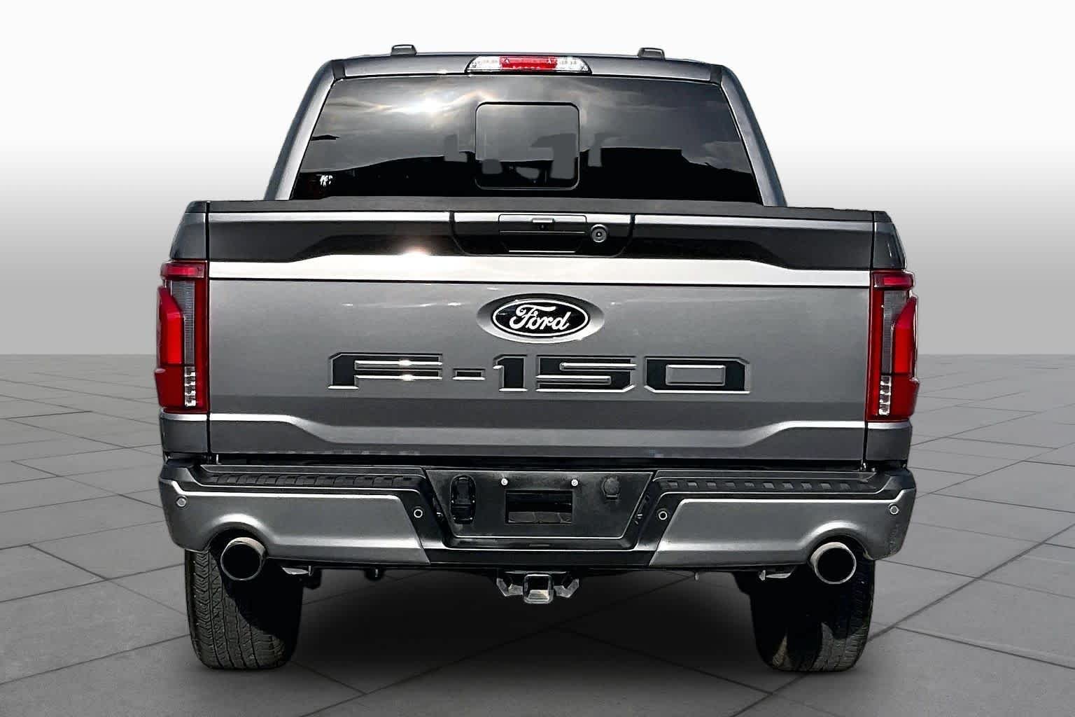 Used 2025 Carbonized Gray Metallic Ford LARIAT image 4