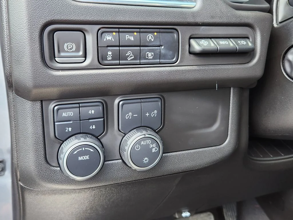 Used 2023 Sterling Gray Metallic Chevrolet Premier image 28