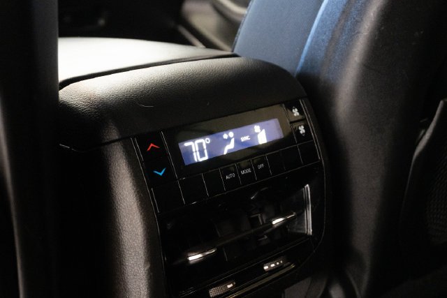 Used 2021 Black Jeep Altitude image 12