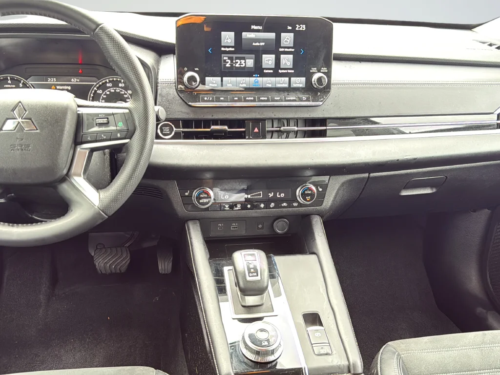 Used 2024 Blue Mitsubishi SE image 20
