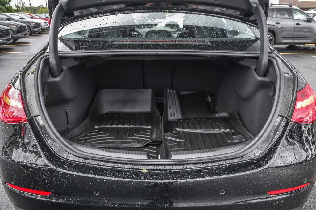 Used 2025  Mercedes-Benz C 300 image 30