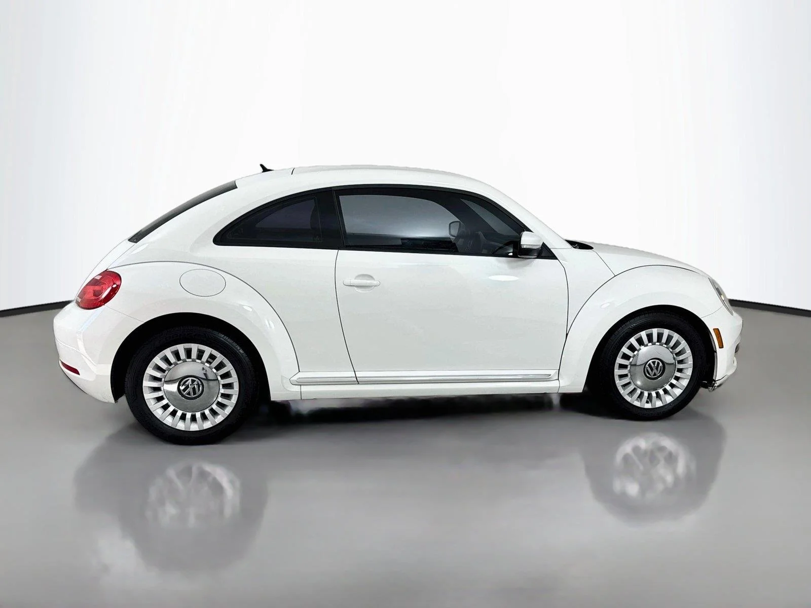Used 2013 Candy White Volkswagen 2.5L image 8
