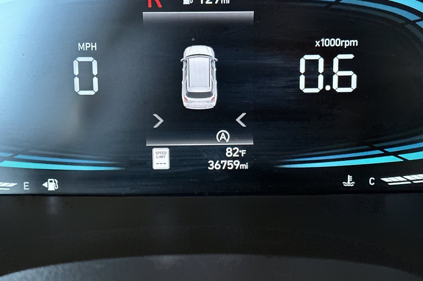 Used 2025 White Hyundai SEL image 30