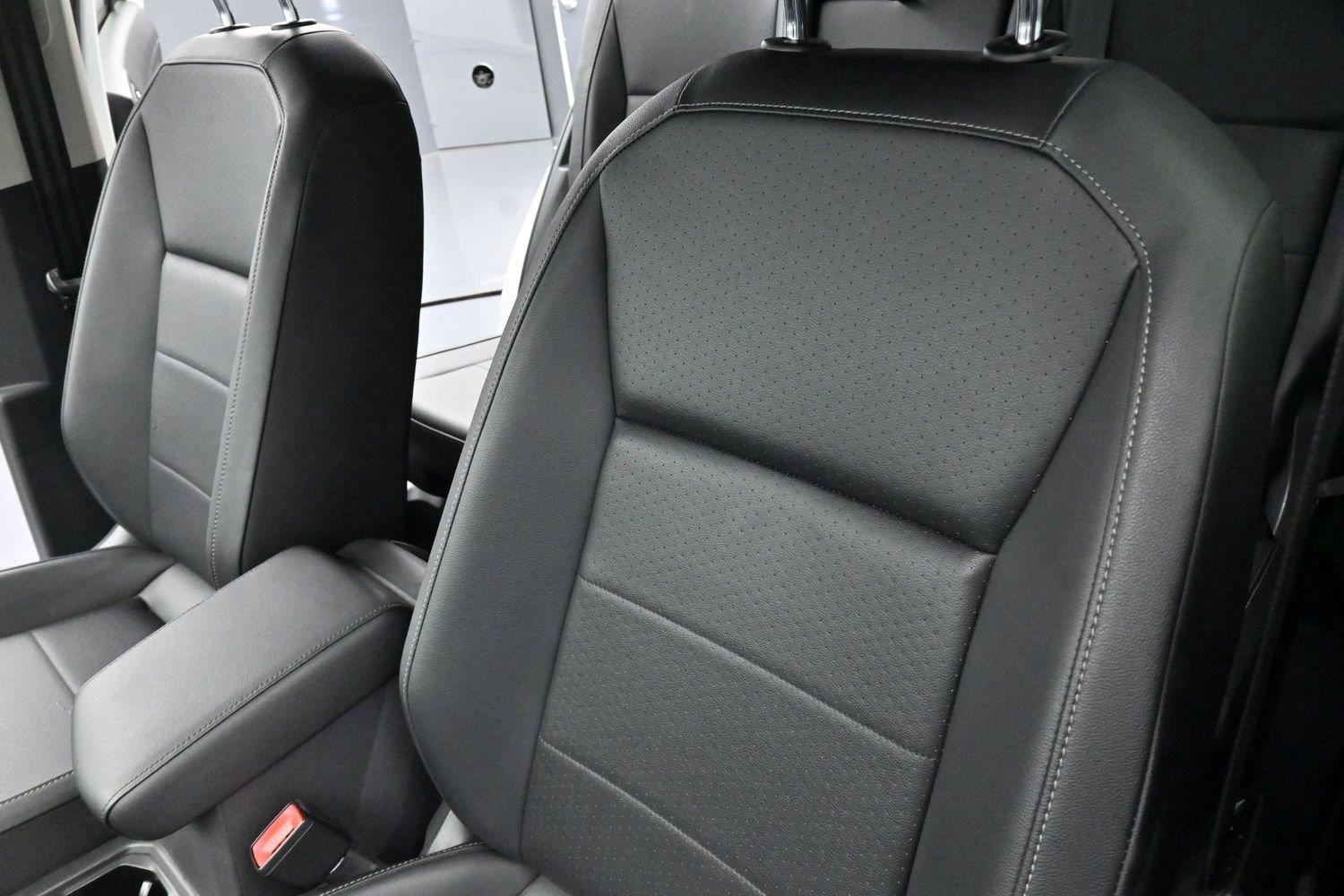 Used 2019 Pure White Volkswagen SEL image 15