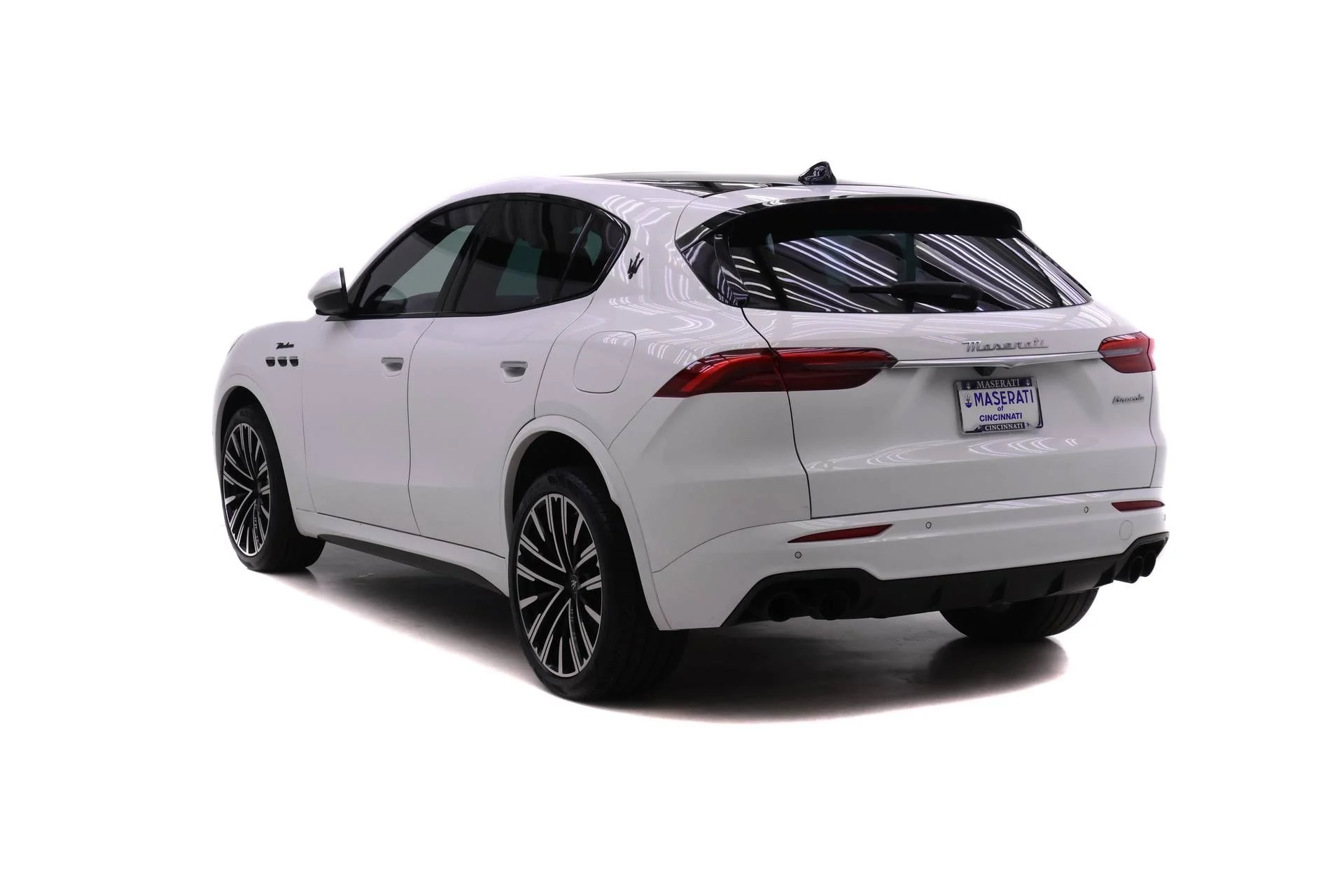 Used 2023 White Maserati Modena image 5