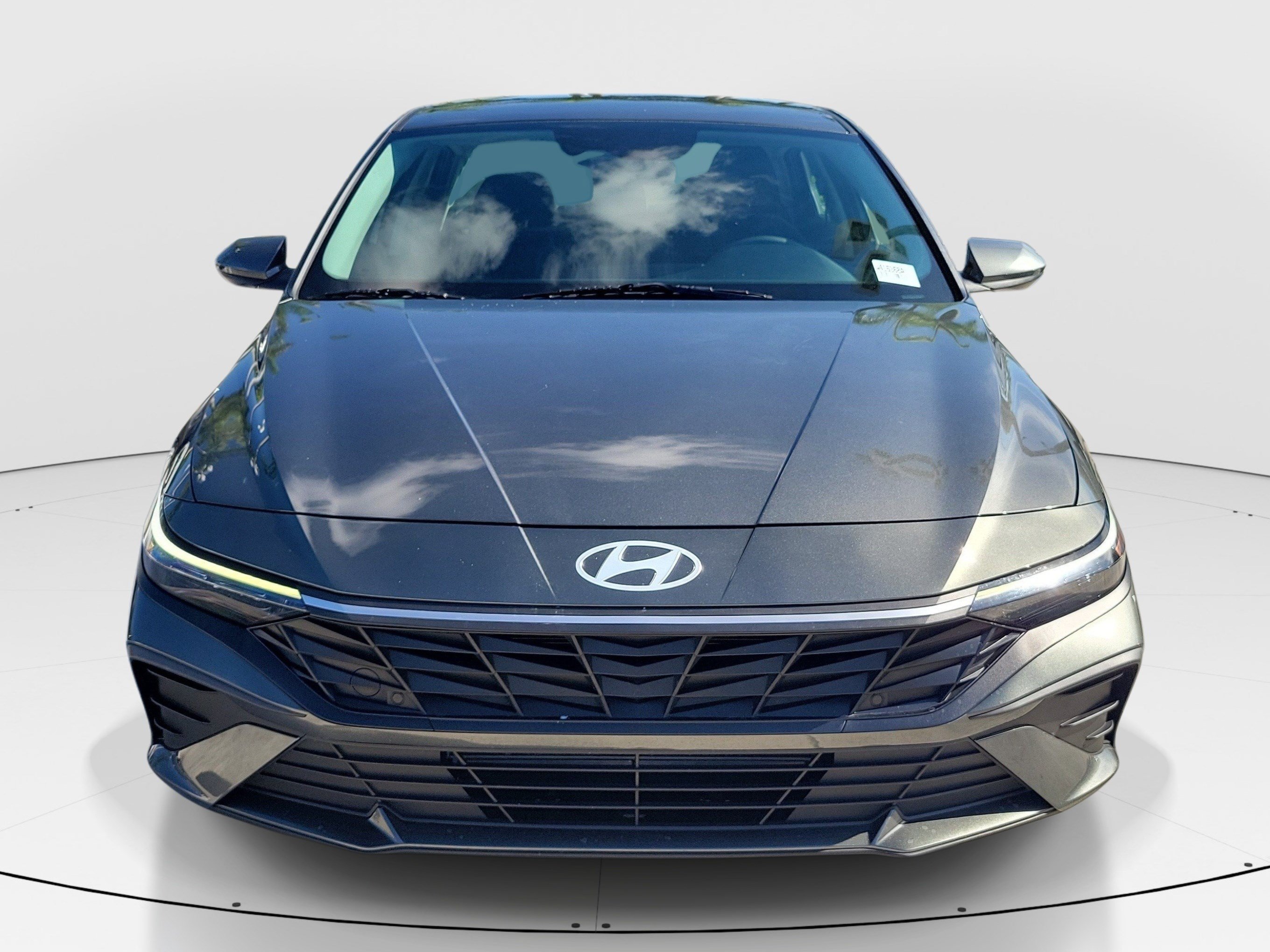 Used 2024 Amazon Gray Hyundai SEL image 2