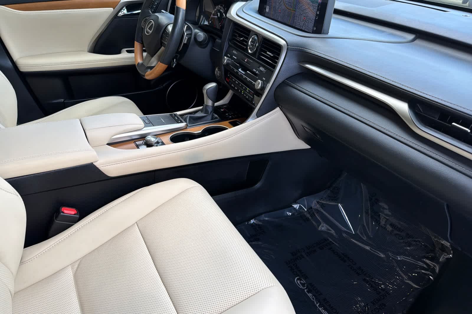 Certified Used 2022 Eminent White Pearl Lexus  image 17