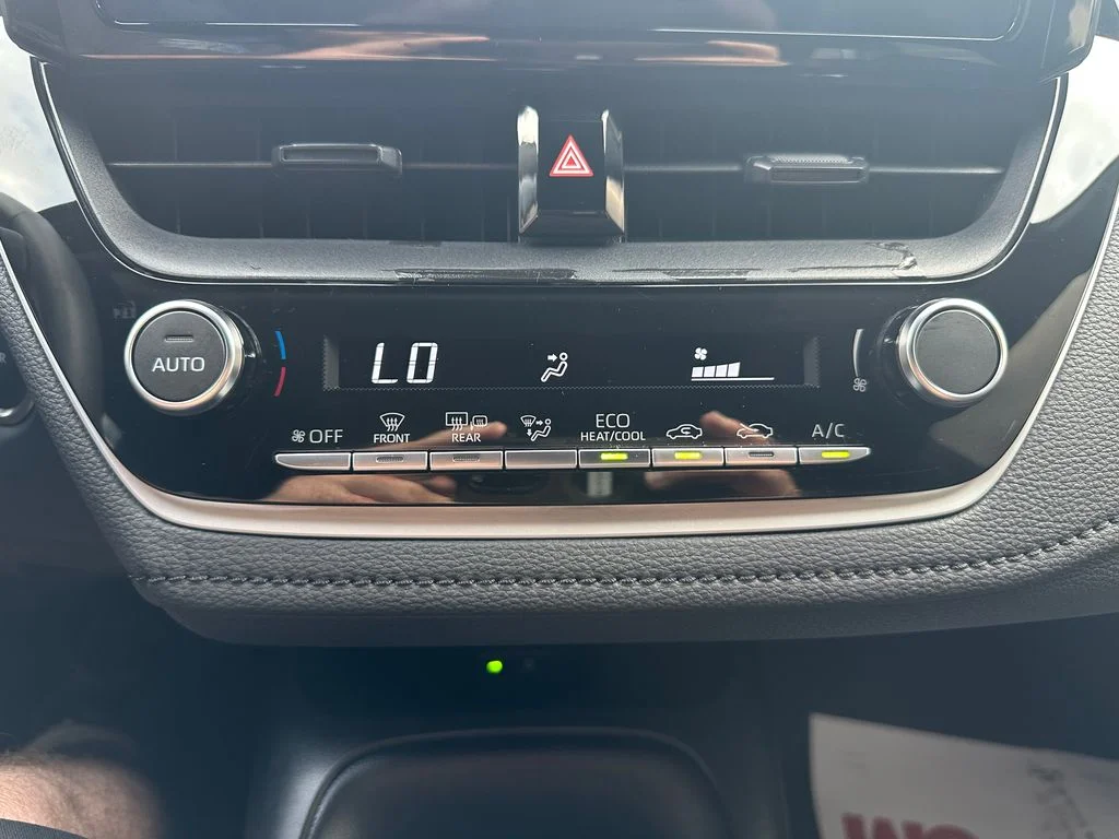 Certified Used 2024  Toyota SE image 19