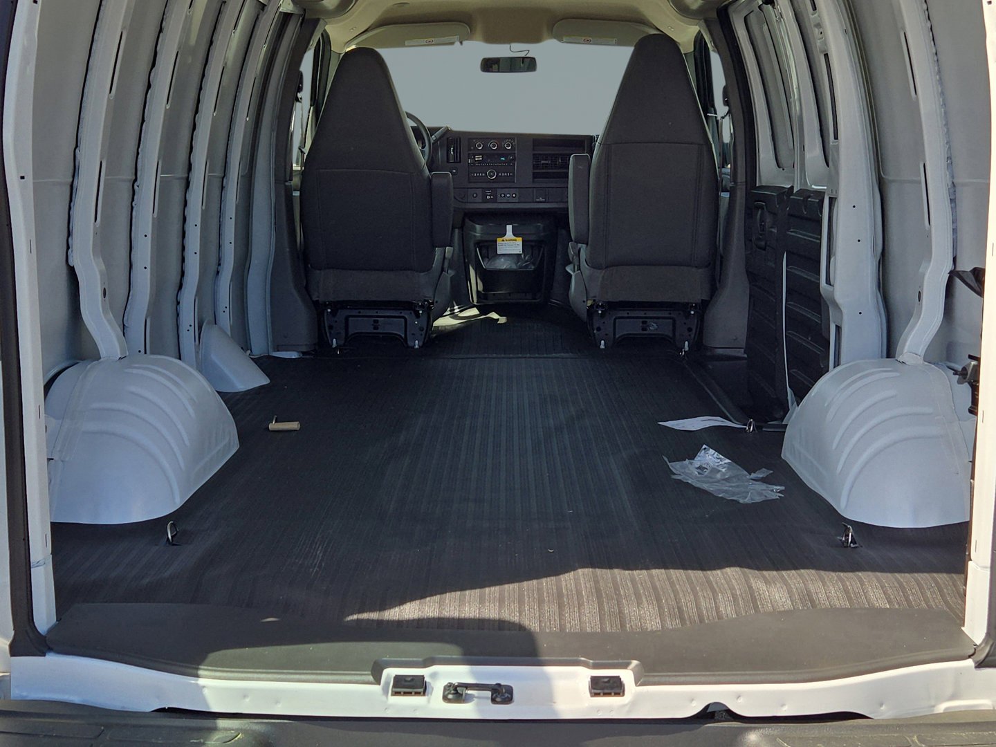 2025 Chevrolet Express Cargo Work Van - Photo 16