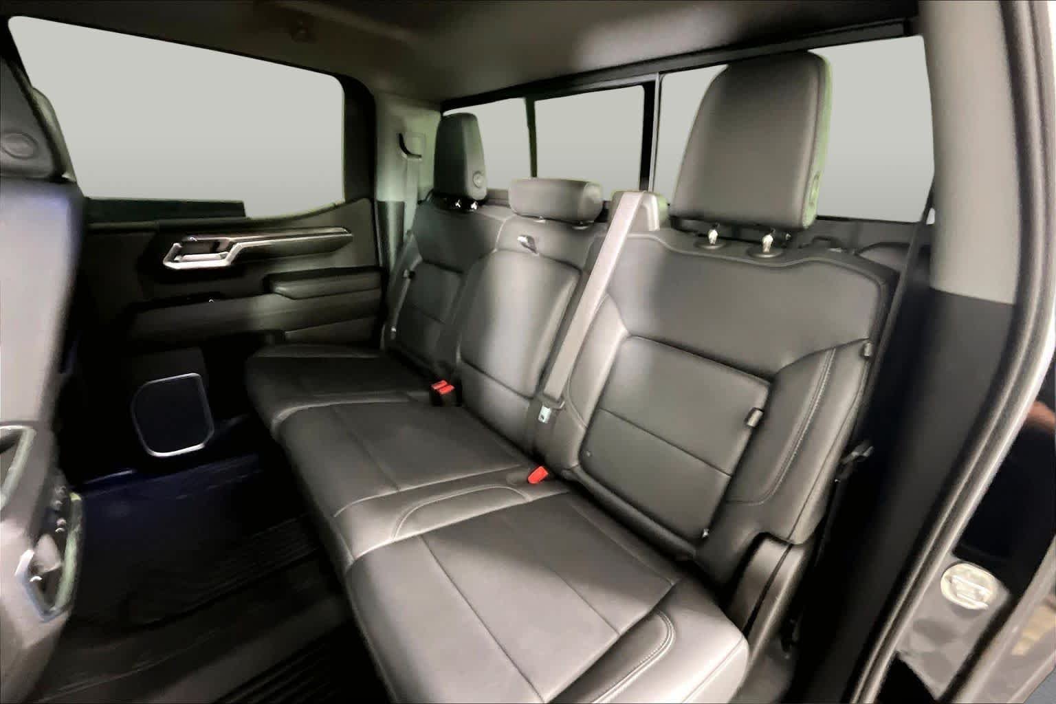 2023 Chevrolet Silverado 1500 LTZ - Photo 18