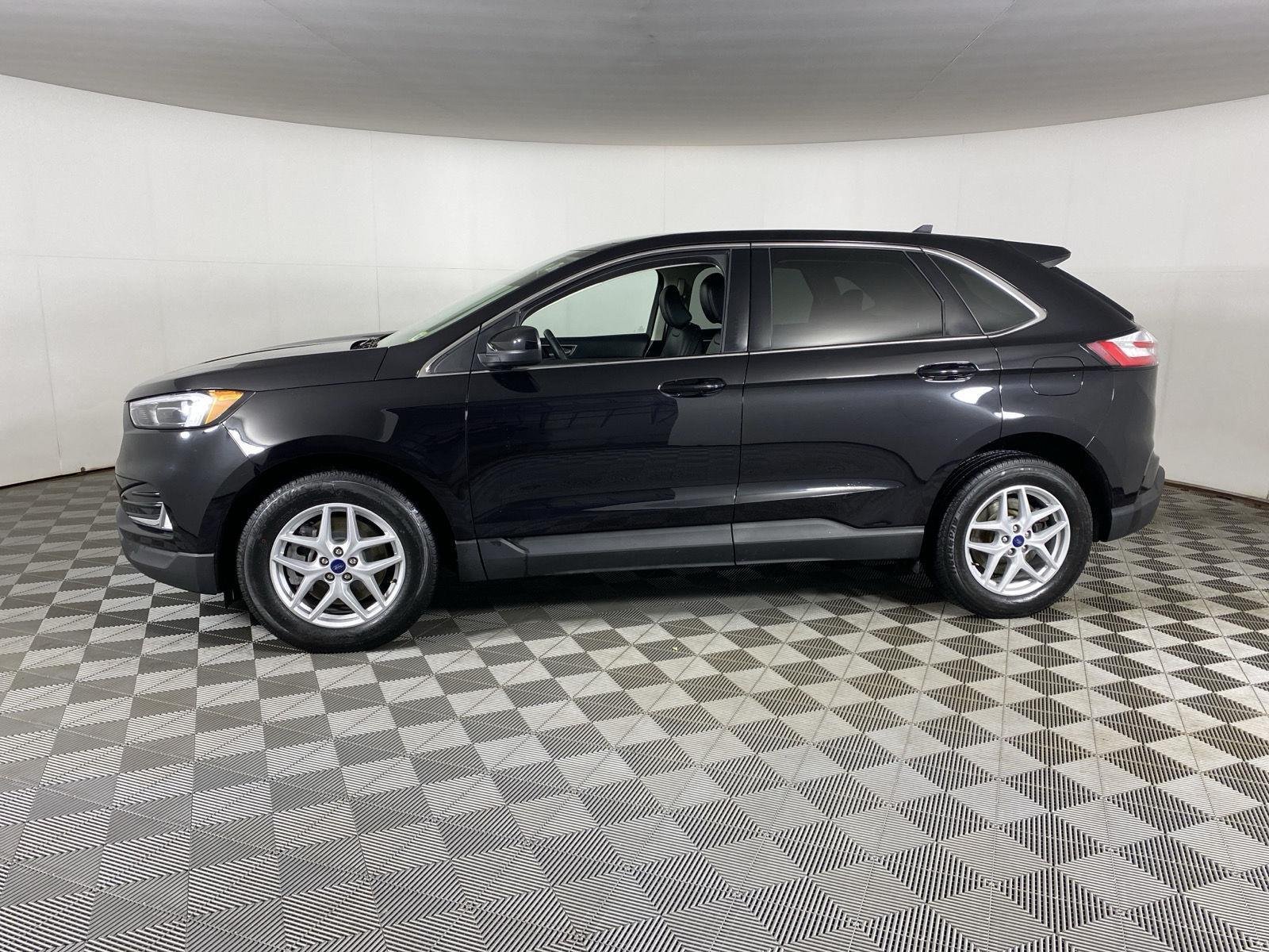 Used 2022 Agate Black Ford SEL image 7