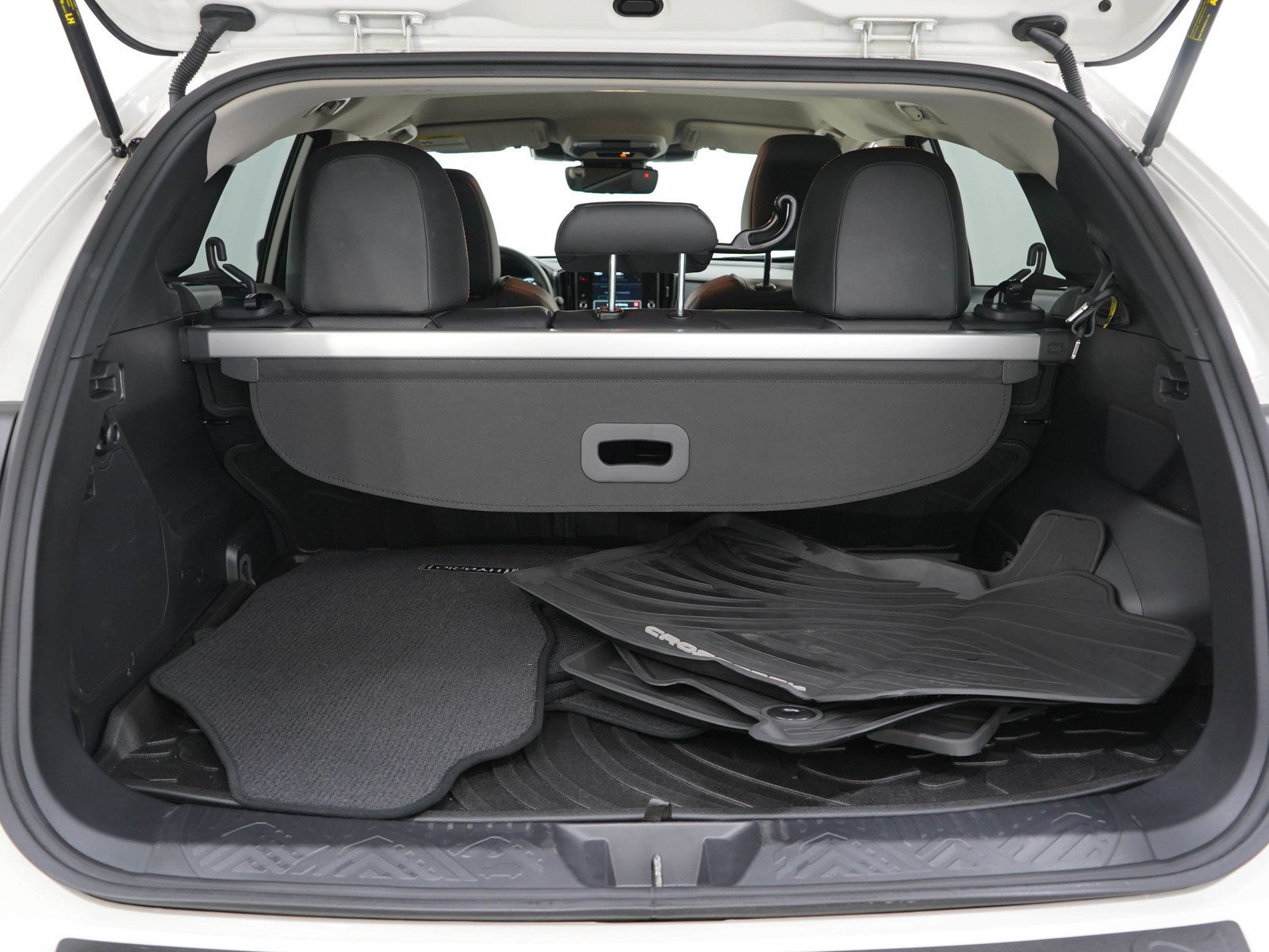 Used 2026 Crystal White Pearl Subaru Limited image 9