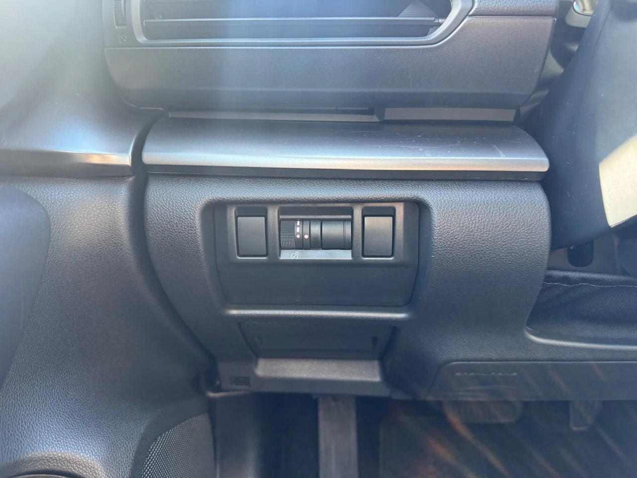 Used 2025 Crystal Black Silica Subaru Base image 30