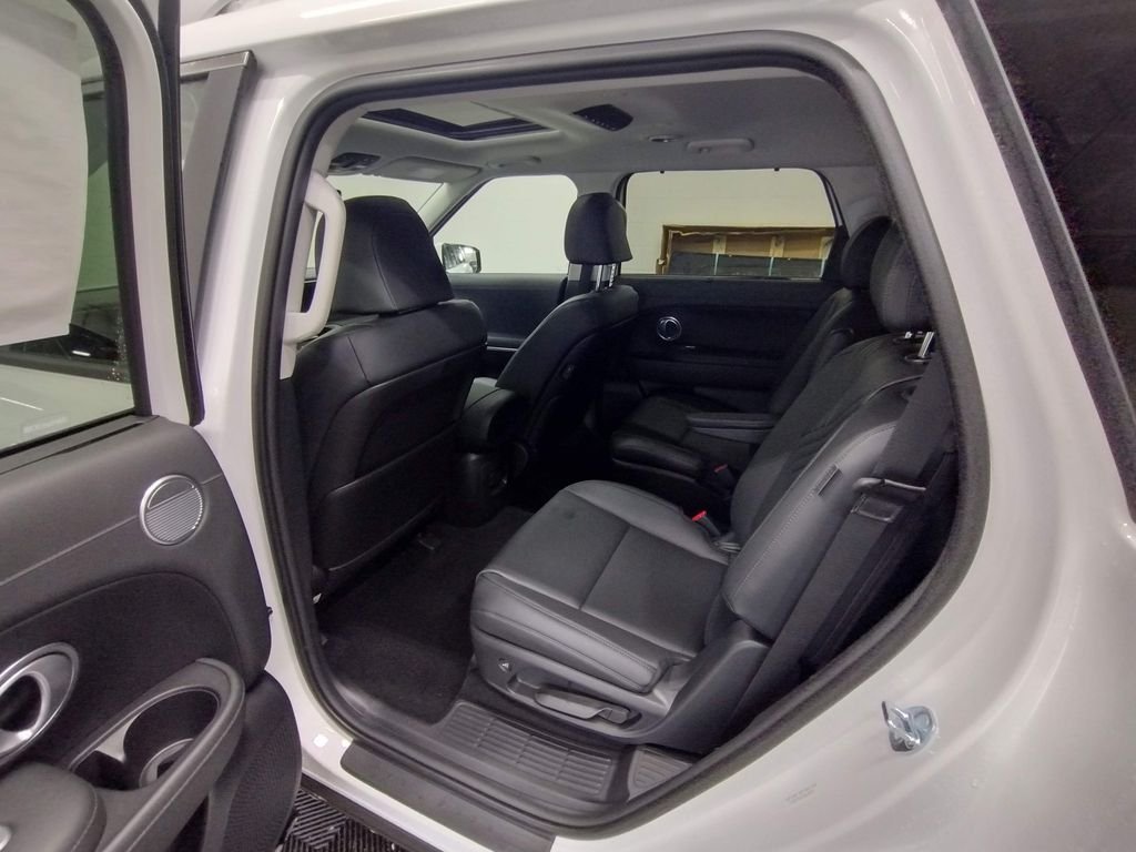 Used 2026 White Hyundai SEL Convenience image 38