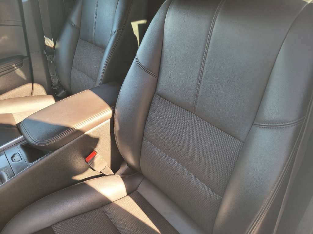 Used 2019 SUMMIT WHITE Chevrolet LT image 15