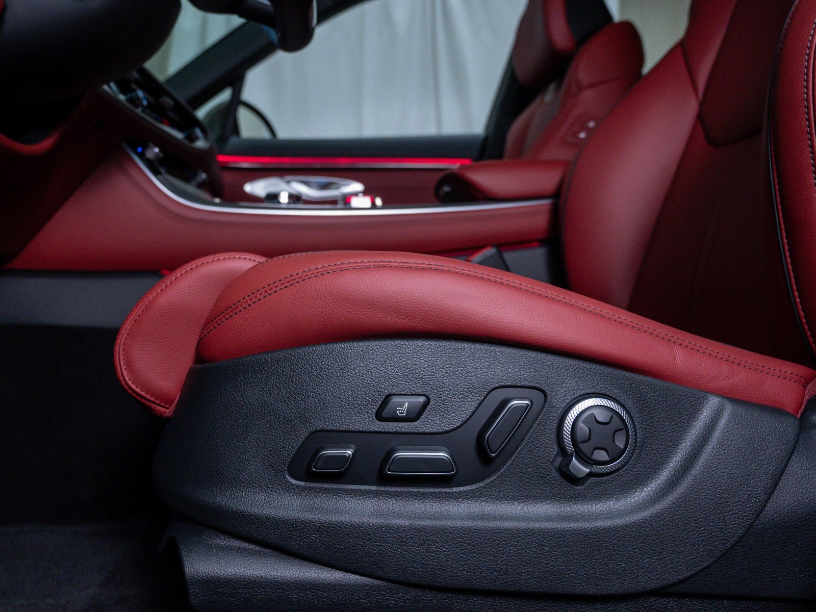 2026 GENESIS GV70 Sport Advanced - Photo 19