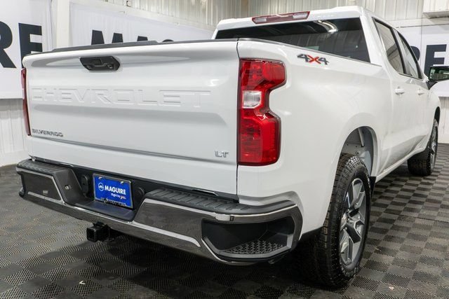 New 2026 Summit White Chevrolet LT (2FL) image 5