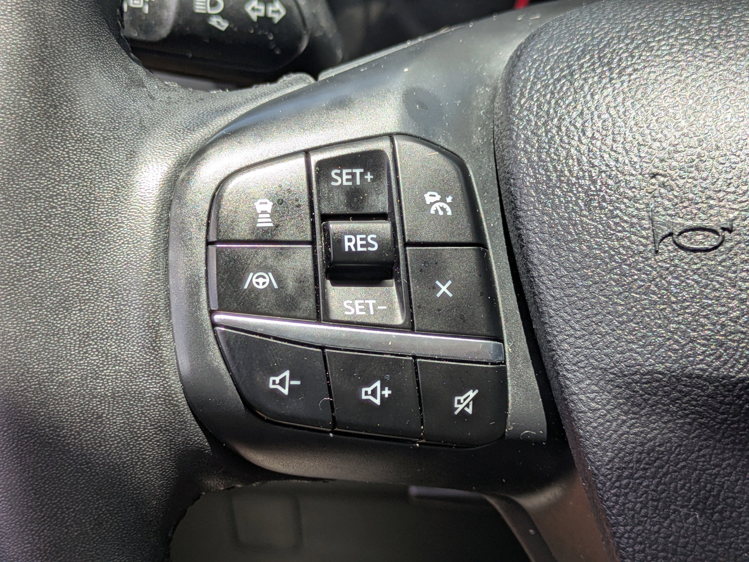 Used 2022  Ford SE image 22