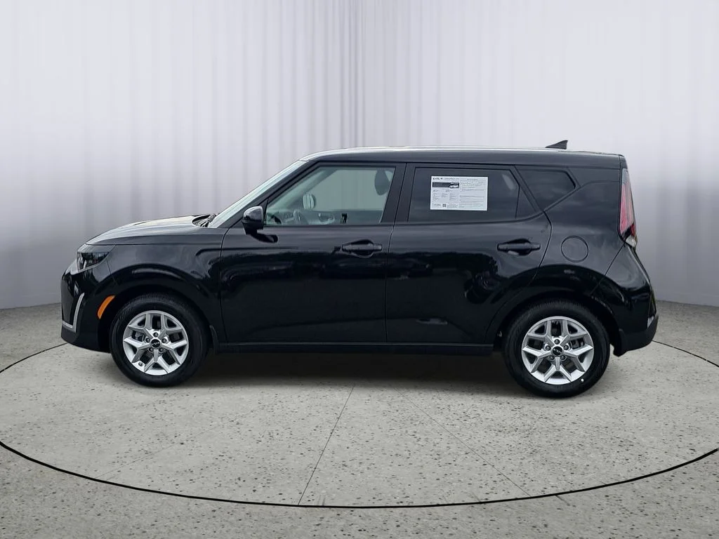 Used 2025 Black Kia LX image 6